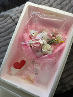 BONHEUR ROSE - Bouquet fait main figurines et fleurs artificielles