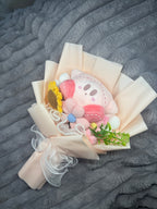 PUFFY PINK - Bouquet peluche et fleurs crochetees