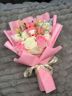 KAWAII CLUB - Bouquet fait main figurines diverses et fleurs artificielles