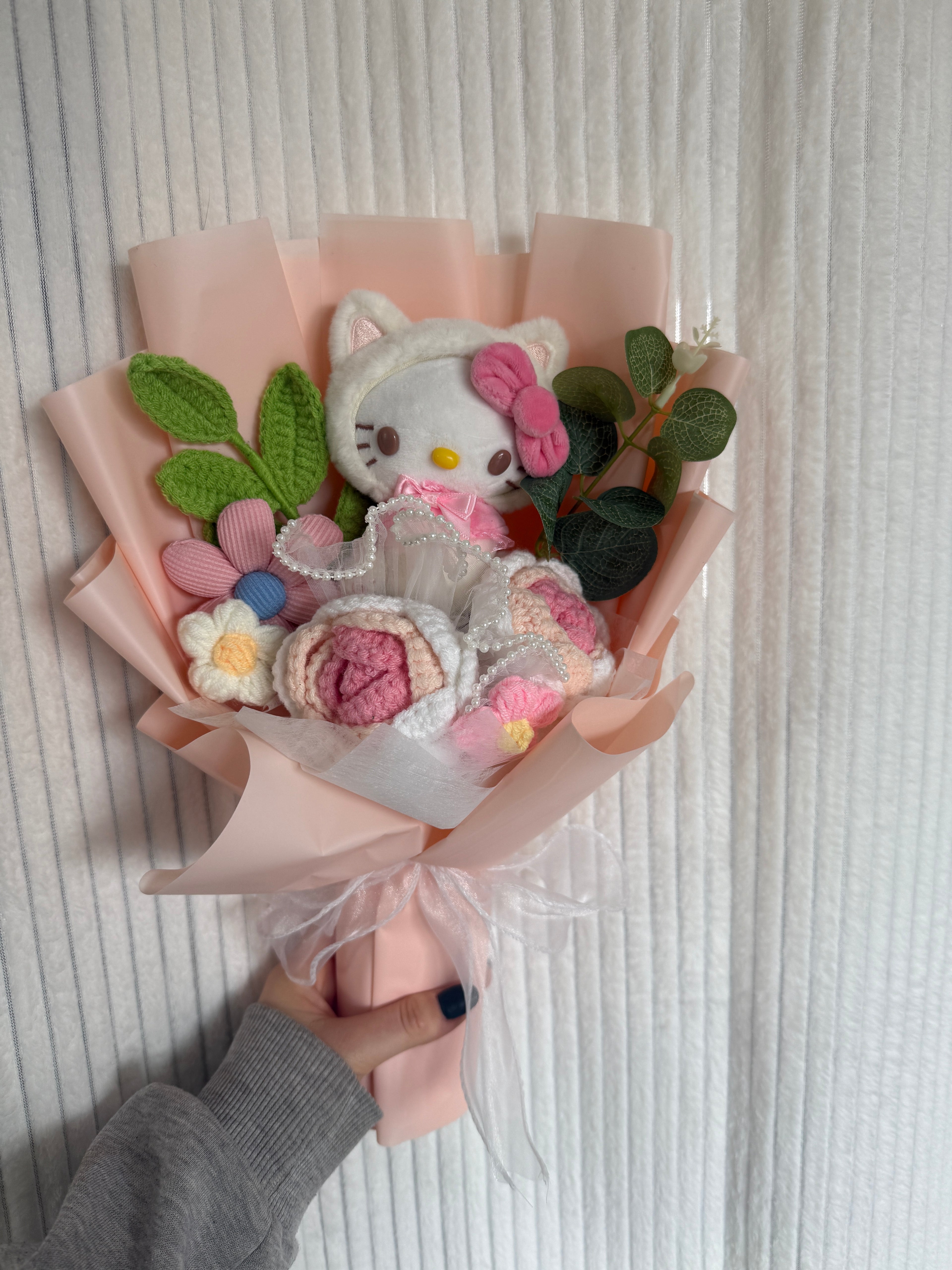 DOUX CALIN - Bouquet fait main peluche et fleurs crochetees